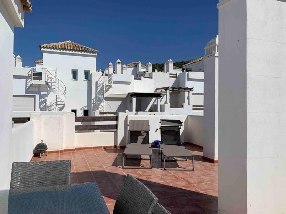 Penthouse Seaview And Golf Valle Romano เอสเตโปนา ภายนอก รูปภาพ
